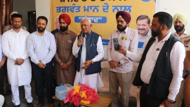 कैबिनेट मंत्री बरींदर गोयल जनता से संवाद करते हुए – भगवंत मान के साथ शानदार चार साल
