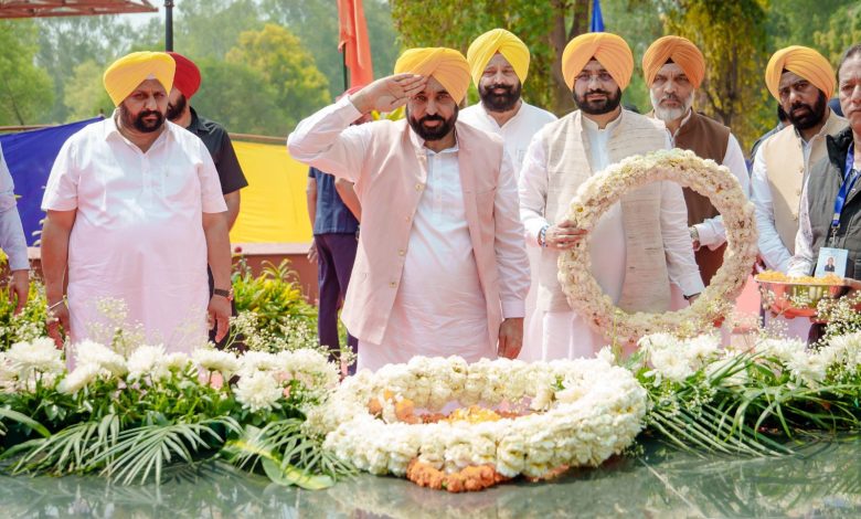 मुख्यमंत्री भगवंत मान ने हुसैनीवाला में शहीदों को दी श्रद्धांजलि, शुरू हुआ हेरिटेज कॉम्प्लेक्स का निर्माण