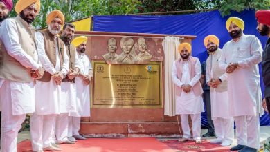 शहीदी दिवस पर हुसैनीवाला में भगत सिंह को श्रद्धांजलि देते सीएम भगवंत सिंह मान