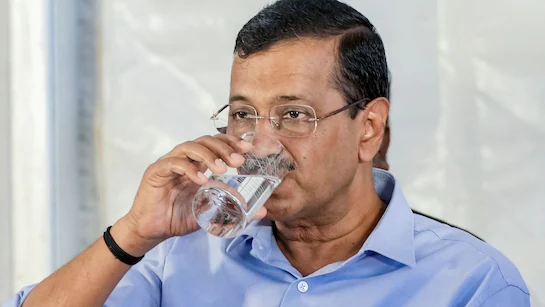 अरविंद केजरीवाल दिल्ली विधानसभा में विशेषाधिकार समिति के सामने पेश