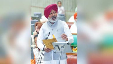 पंजाब विधानसभा में बाबू कांशीराम को भारत रत्न देने की मांग वाला प्रस्ताव पेश करते वित्त मंत्री हरपाल सिंह चीमा।