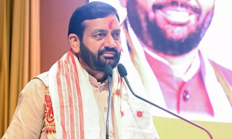 हरियाणा सरकार द्वारा टीबी मुक्त ग्राम पंचायतों का निरीक्षण करते हुए अधिकारी