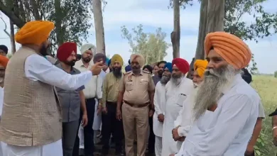 अमृतसर में रावी दरिया के टूटे बांध का निरीक्षण विधायक कुलदीप सिंह धालीवाल