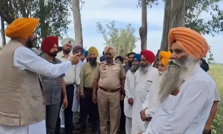 अमृतसर में रावी दरिया के टूटे बांध का निरीक्षण विधायक कुलदीप सिंह धालीवाल