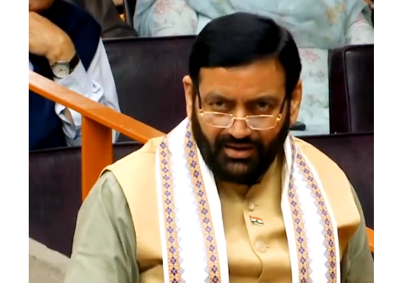 मुख्यमंत्री नायब सिंह सैनी सदन में पलवल-बल्लभगढ़ ट्रामा सेंटर पर बोलते हुए