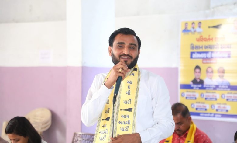 "गुजरात किसान आंदोलन Rajasthan वीरनगर बैठक में किसानों और नेताओं की मौजूदगी"