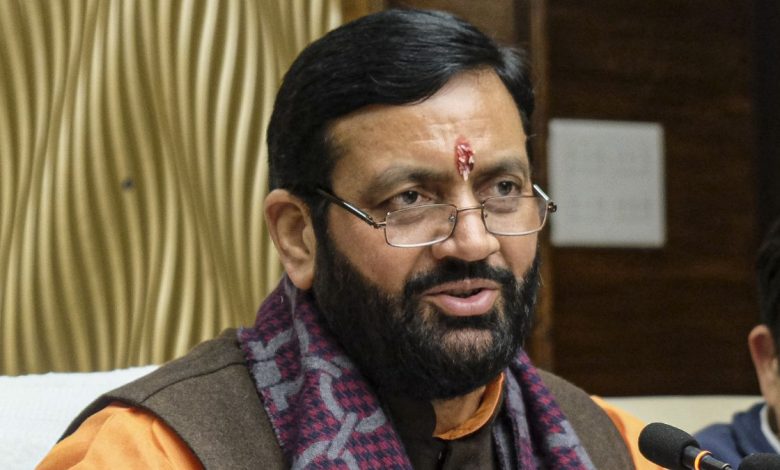 मुख्यमंत्री नायब सिंह सैनी नागरिकों को संबोधित करते हुए युद्ध और कठिन परिस्थितियों में संयम और एकजुटता का संदेश दे रहे हैं।