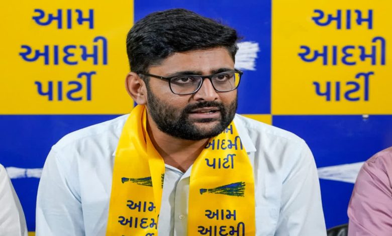 गुजरात: जामनगर के कलावड़ में AAP को बड़ी मजबूती, BJP नेता नानजीभाई चोवटिया समर्थकों सहित पार्टी में शामिल