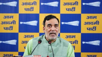 दिल्ली विधानसभा में विपक्ष का प्रदर्शन: गोपाल राय के अनुसार AAP विधायकों को सदन में जाने से रोका गया