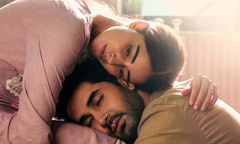 चांद मेरा दिल टीजर में लक्ष्य और अनन्या पांडे का रोमांटिक और इमोशनल सीन