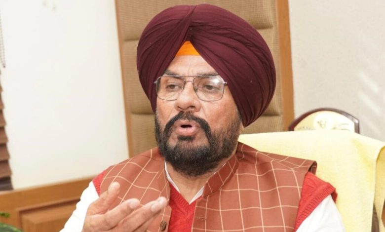 रामदास में निर्माण कार्य का निरीक्षण करते विधायक कुलदीप सिंह धालीवाल