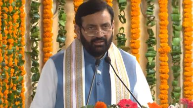 मुख्यमंत्री नायब सिंह सैनी हरियाणा UPSC चयनित युवा सम्मान समारोह में सम्मानित करते हुए