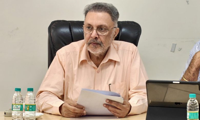 स्वास्थ्य मंत्री बलबीर सिंह स्वास्थ्य कार्ड अभियान पंजाब के तहत जनस्वास्थ्य योजनाओं की जानकारी देते हुए