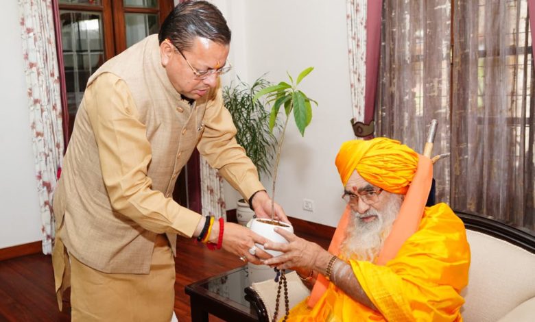 मुख्यमंत्री पुष्कर सिंह धामी रावल से मुलाकात कर केदारनाथ यात्रा तैयारियों की समीक्षा कर रहे हैं – पुष्कर सिंह धामी केदारनाथ समीक्षा