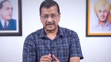अरविंद केजरीवाल शराब नीति मामले में दिल्ली हाईकोर्ट के खिलाफ सत्याग्रह करते हुए