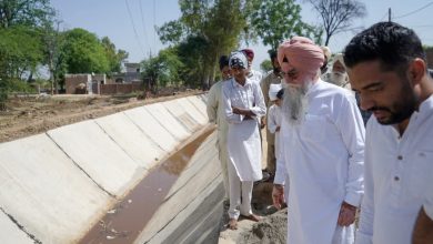 कोटकपूरा रजबाहा का निरीक्षण करते हुए पंजाब विधानसभा स्पीकर कुलतार सिंह संधवां