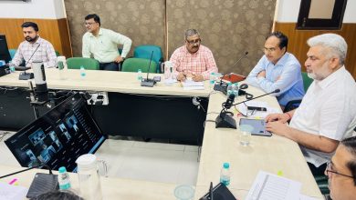 पंजाब में सुचारू फसल खरीद व्यवस्था की समीक्षा करते मंत्री लाल चंद कटरूचक।