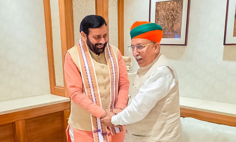 मुख्यमंत्री नायब सैनी ने कोलकाता एयरपोर्ट पर केंद्रीय मंत्रियों से भेंट, राज्य और केंद्र के बीच सहयोग पर चर्चा करते हुए