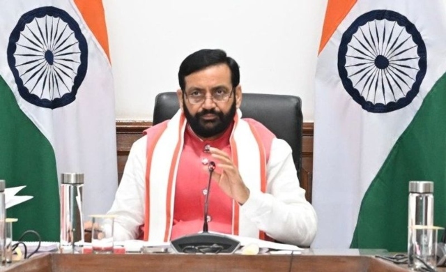 नागरिक हेल्पडेस्क हरियाणा राजस्व शिकायत ट्रैकिंग सिस्टम दिखाता हुआ डिजिटल पोर्टल और हेल्पलाइन सुविधा का प्रतिनिधित्व