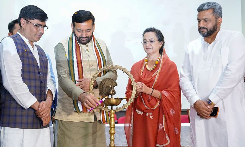 संत कबीर दास सेमिनार मोहाली 2026 में मुख्यमंत्री नायब सिंह सैनी और अन्य गणमान्य लोग कबीर जी के विचारों पर चर्चा करते हुए