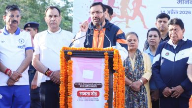 पंचकूला में डॉ. बी.आर. अंबेडकर की जयंती पर सीएम नायब सैनी की समता रन को हरी झंडी दिखाकर रवाना करते मुख्यमंत्री नायब सिंह सैनी।