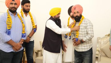 मशहूर पहलवान जस्सा पट्टी अपनी टीम सहित आम आदमी पार्टी में शामिल