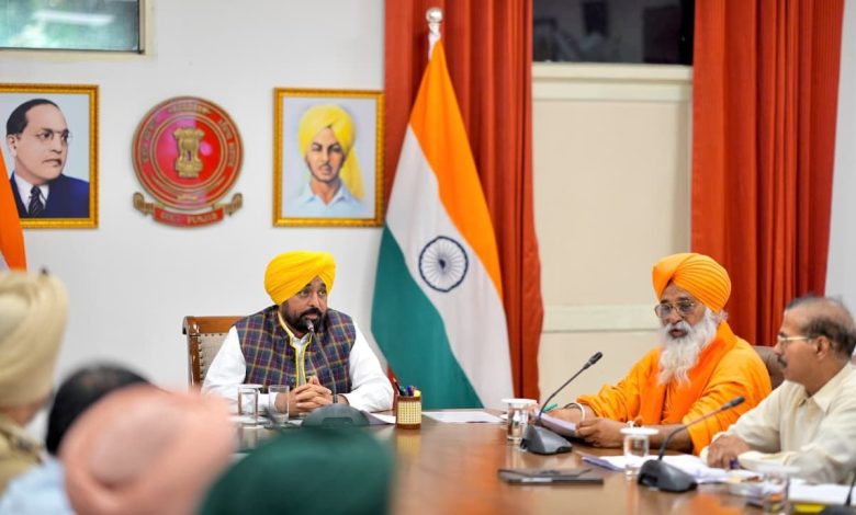 मुख्यमंत्री भगवंत सिंह मान ने डिप्टी कमिश्नरों को समय सीमा से पहले बाढ़ सुरक्षा कार्य पूरे करने के निर्देश दिए; कहा- सरकार जनता के साथ मजबूती से खड़ी है