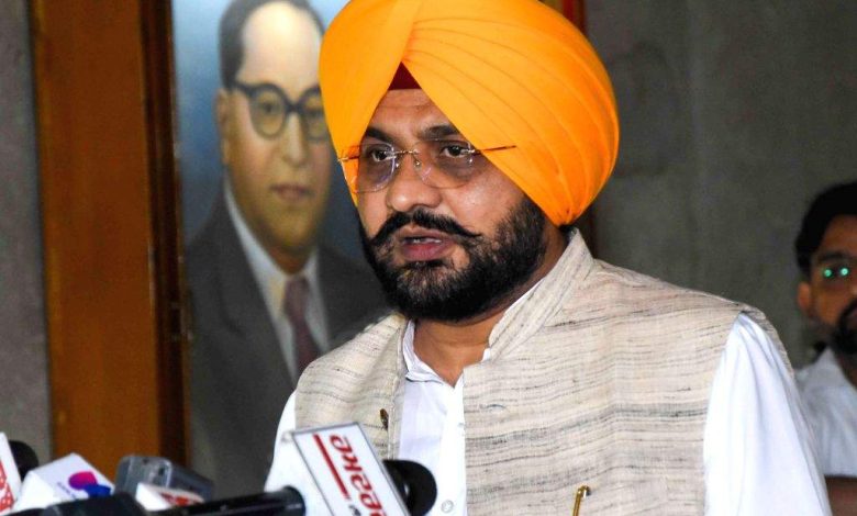 पंजाब विधानसभा में जगत ज्योत श्री गुरु ग्रंथ साहिब सत्कार (संशोधन) बिल-2026 पर चर्चा करते नेता और सियासी बहस