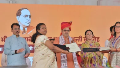 मुख्यमंत्री भजनलाल शर्मा अंबेडकर जयंती पर राजस्थान के युवाओं को तोहफा देते हुए ई-लाइब्रेरी की घोषणा कर रहे हैं।