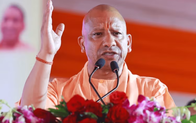 बंगाल चुनाव प्रचार में हुगली जनसभा को संबोधित करते सीएम योगी आदित्यनाथ