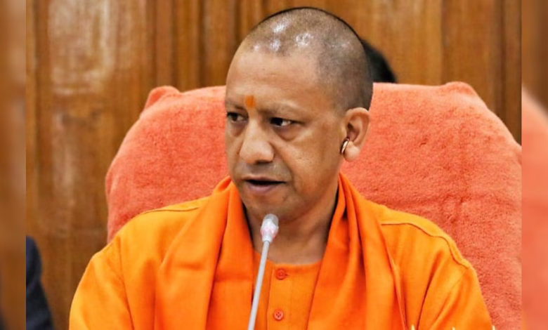 योगी आदित्यनाथ सरकार द्वारा जारी UP Transfer Policy 2026 के मुख्य दिशा-निर्देशों का ग्राफिक पोस्टर।