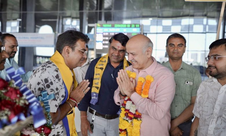 AAP का गुजरात नगर निगम चुनावी अभियान तेज, मनीष सिसोदिया ने सूरत से किया प्रचार का आगाज़