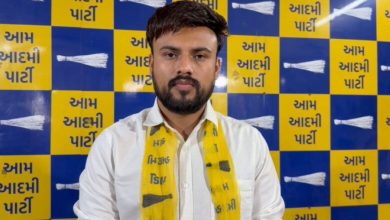 AAP डॉ करन बारोट गुजरात स्थानीय स्वराज चुनाव में लोकतंत्र और चुनाव प्रक्रिया पर आरोप लगाते हुए