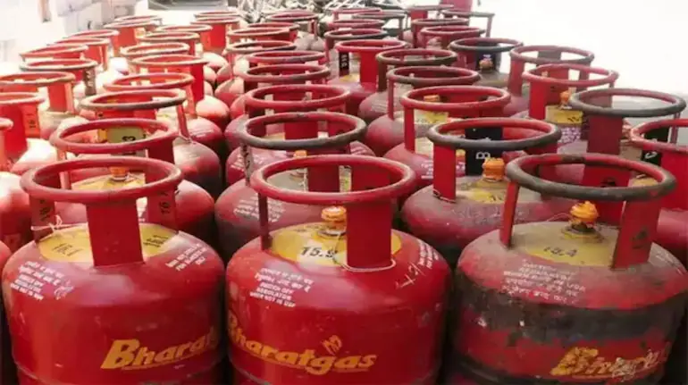 LPG Rate Today: पेट्रोल-डीजल के बाद LPG सिलेंडर के दाम स्थिर, जानें आज के ताजा रेट