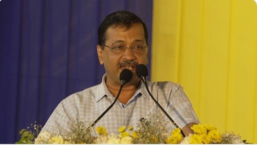 अरविंद केजरीवाल पंजाब विधायकों की बैठक दिल्ली में चुनावी रणनीति पर चर्चा करते हुए