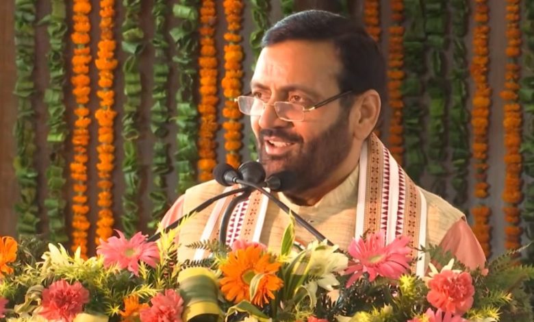 सीएम नायब सिंह सैनी पंचकूला में किसानों को भावांतर भरपाई योजना के तहत प्रोत्साहन राशि प्रदान करते हुए