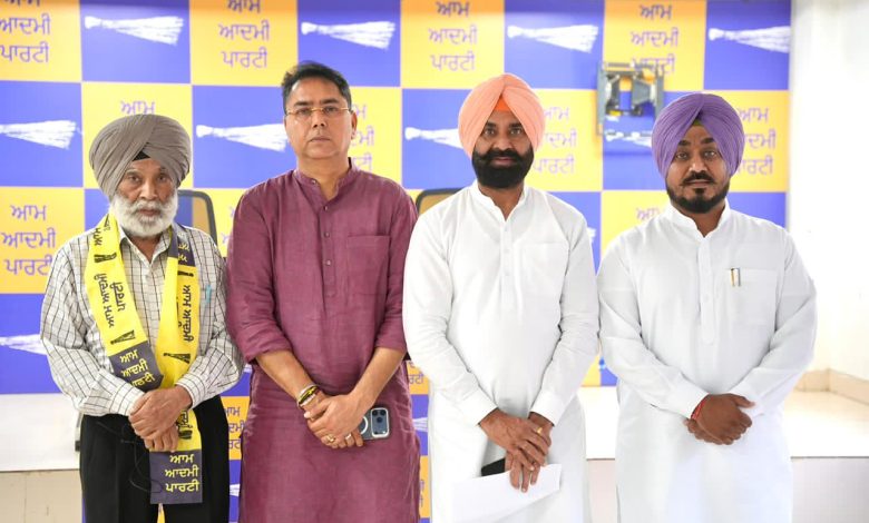 सेवानिवृत्त IAS डॉ. स्वर्ण सिंह आम आदमी पार्टी में शामिल, AAP पंजाब को मिला अनुभवी प्रशासनिक चेहरा