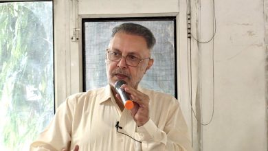 डॉ बलबीर सिंह वोट सुरक्षा बैठक में लोकतंत्र और मतदाता अधिकारों पर चर्चा करते हुए।