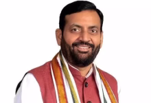 खरीफ 2025 फसल नुकसान मुआवजा के तहत मुख्यमंत्री नायब सिंह सैनी किसानों को राहत राशि जारी करते हुए