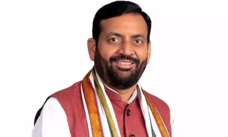 खरीफ 2025 फसल नुकसान मुआवजा के तहत मुख्यमंत्री नायब सिंह सैनी किसानों को राहत राशि जारी करते हुए