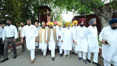 पंजाब के अधिकारों की रक्षा के लिए मुख्यमंत्री भगवंत मान के नेतृत्व में AAP प्रतिनिधिमंडल की राष्ट्रपति से मुलाकात