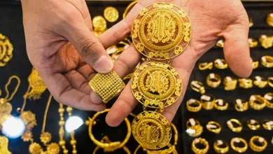 सोने का भाव आज का 4 मई 2026 में 24 कैरेट और 22 कैरेट सोने की कीमत में गिरावट का ग्राफ