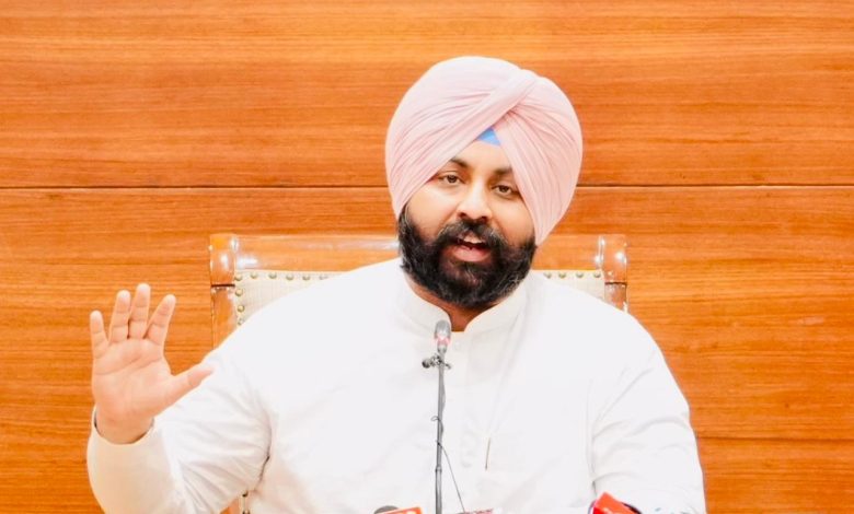 हरजोत सिंह बैंस आनंदपुर साहिब नगर परिषद चुनाव में AAP की जीत पर संबोधित करते हुए