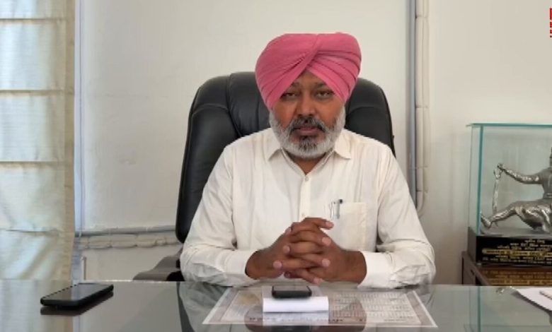 हरपाल सिंह चीमा प्रेस वार्ता में संजीव अरोड़ा पर ED कार्रवाई और भाजपा पर आरोपों पर बयान देते हुए।