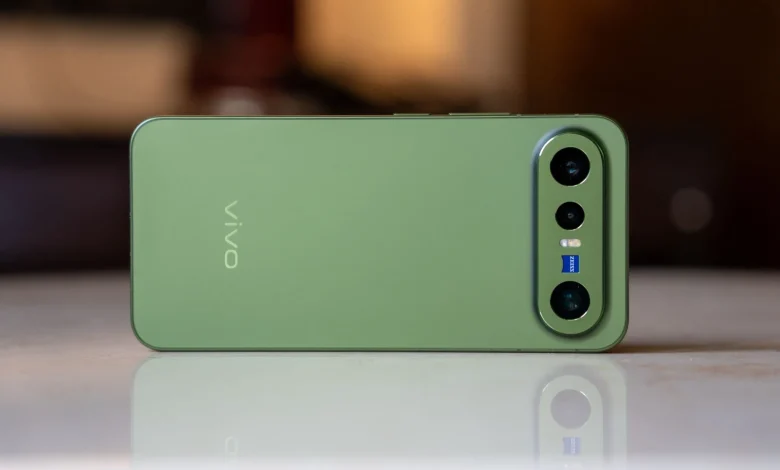 Vivo X300 FE के विकल्प के रूप में iPhone और Samsung फ्लैगशिप स्मार्टफोन की तुलना