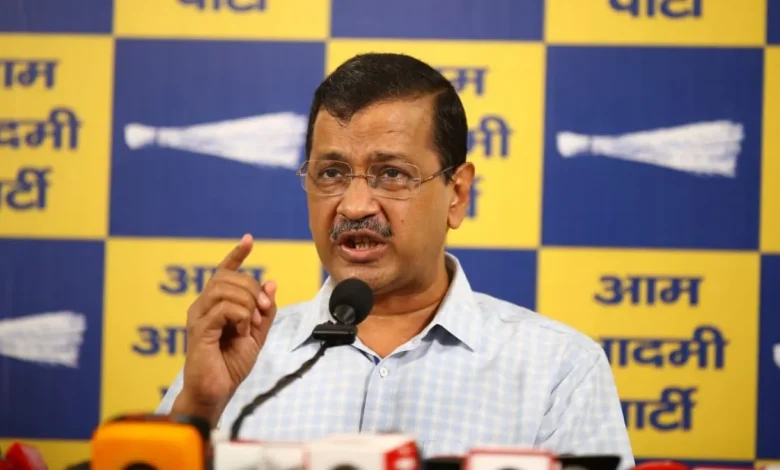अरविंद केजरीवाल पंजाब में ईडी कार्रवाई को लेकर केंद्र सरकार पर बयान देते हुए।