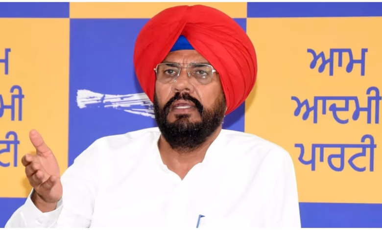 AAP नेता कुलदीप सिंह धालीवाल ने BJP पर साधा निशाना, बढ़ती ईंधन कीमतों को बताया जनविरोधी