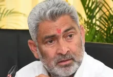 पंजाब में गेहूं खरीद प्रक्रिया की समीक्षा करते लाल चंद कटारूचक्क और अधिकारी