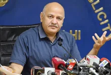 ED छापेमारी विवाद पर मनीष सिसोदिया और AAP के आरोपों को दर्शाती प्रतीकात्मक तस्वीर
