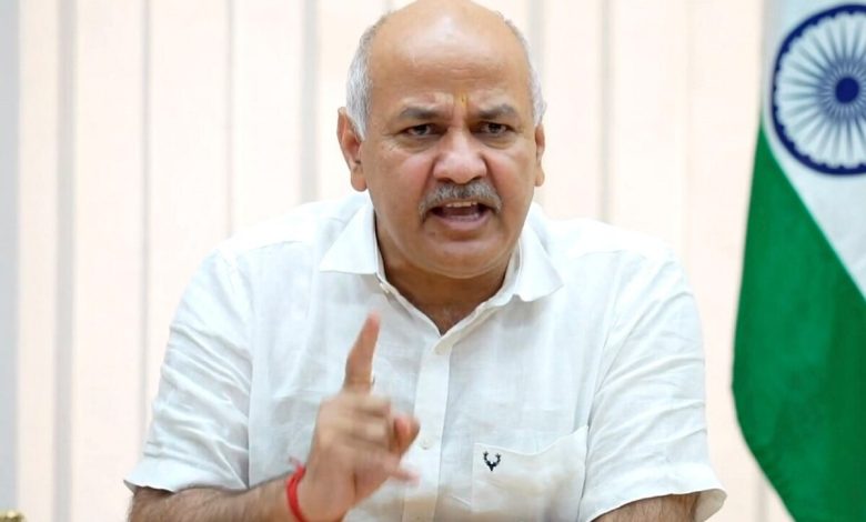 CBSE परीक्षा मूल्यांकन प्रक्रिया विवाद पर विरोध करते छात्र और मनीष सिसोदिया का बयान।